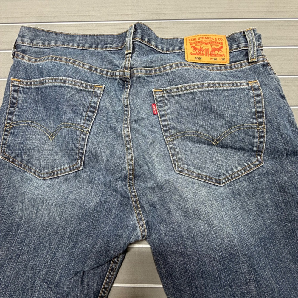 Levis 559 Relaxed Straight Jeans Mens 36x30 Medium Wash Blue Denim 100% Cotton